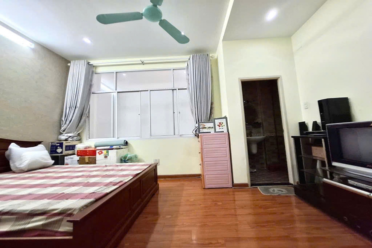 SIÊU PHẨM NHÀ ĐẸP NGỘP - CMT8 Q10 – NGANG HƠN 5M – 4 TẦNG – 56M². CHỈ 9.X