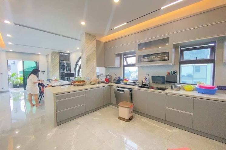 BÁN NHÀ BIỆT THỰ SÂN VƯỜN PHỐ ĐỐC NGỮ, BA ĐÌNH - ĐẲNG CẤP THƯỢNG LƯU, 3 THOÁNG 141M2, MT 8.2M, 40TỶ