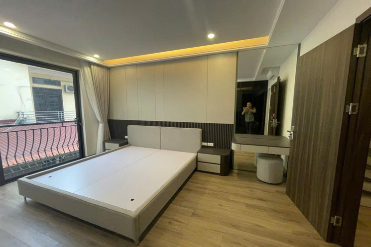 Bán nhà Phố Trạm 37m MT4.6m 6 tầng thang máy, gara ô tô giá 10,.6 tỷ