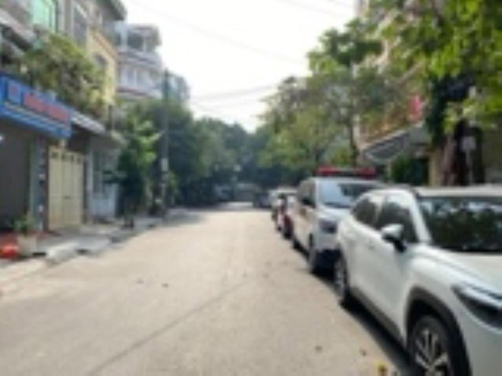 Bán Nhà Phố Tôn Đức Thắng 9.9 Tỷ - Thang Máy, 6 Tầng, Ô Tô