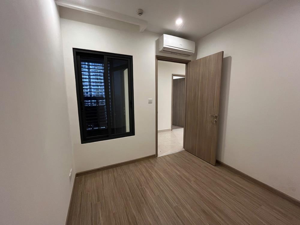 Căn hộ 2 phòng ngủ - Giá 4.17 tỷ (Bao thuế phí) - Vị trí đẹp, tầng trung, hướng Đông Nam