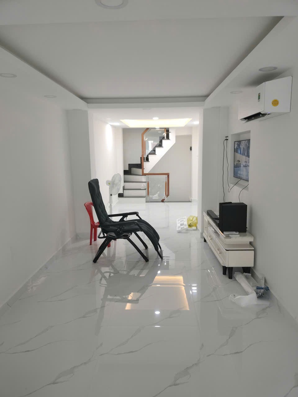 Siêu phẩm 5 tầng Nhật Tảo - Vị trí đắc địa, Tặng full nội thất cao cấp