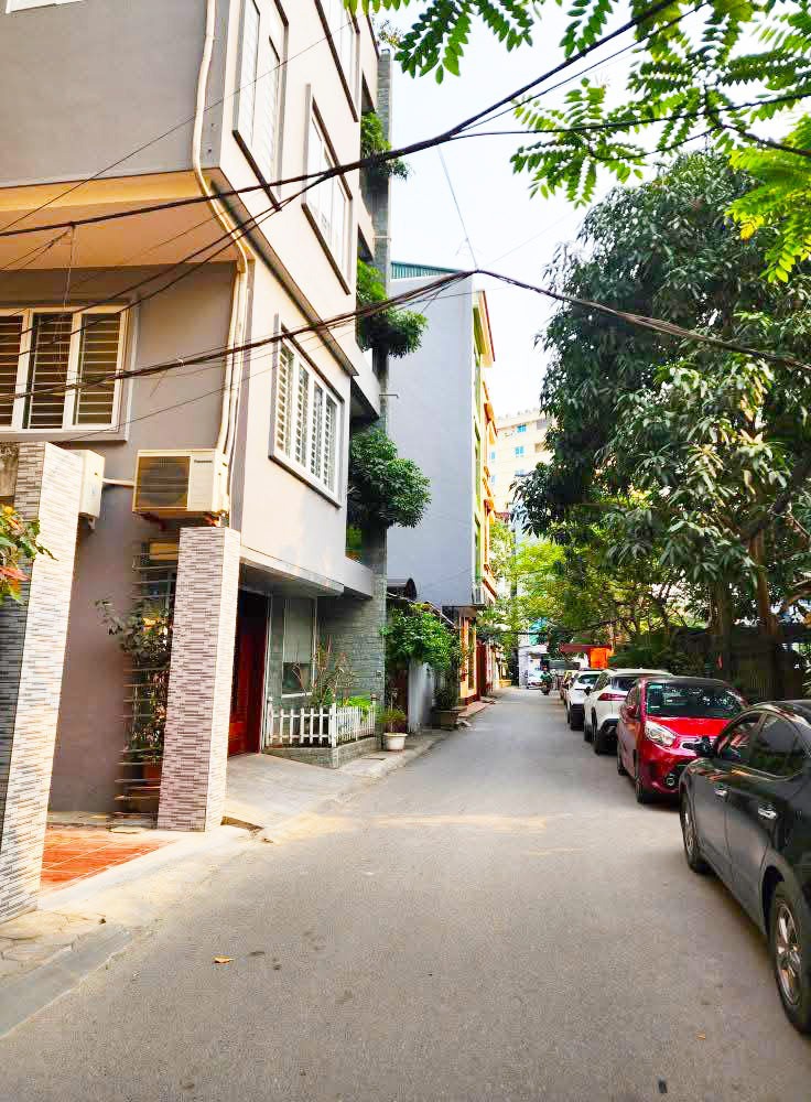 Nhà Nguyễn Chí Thanh 7 Tầng, Thang Máy, 2 Mặt Thoáng, Ô Tô Vào Nhà - Giá 23.5 Tỷ