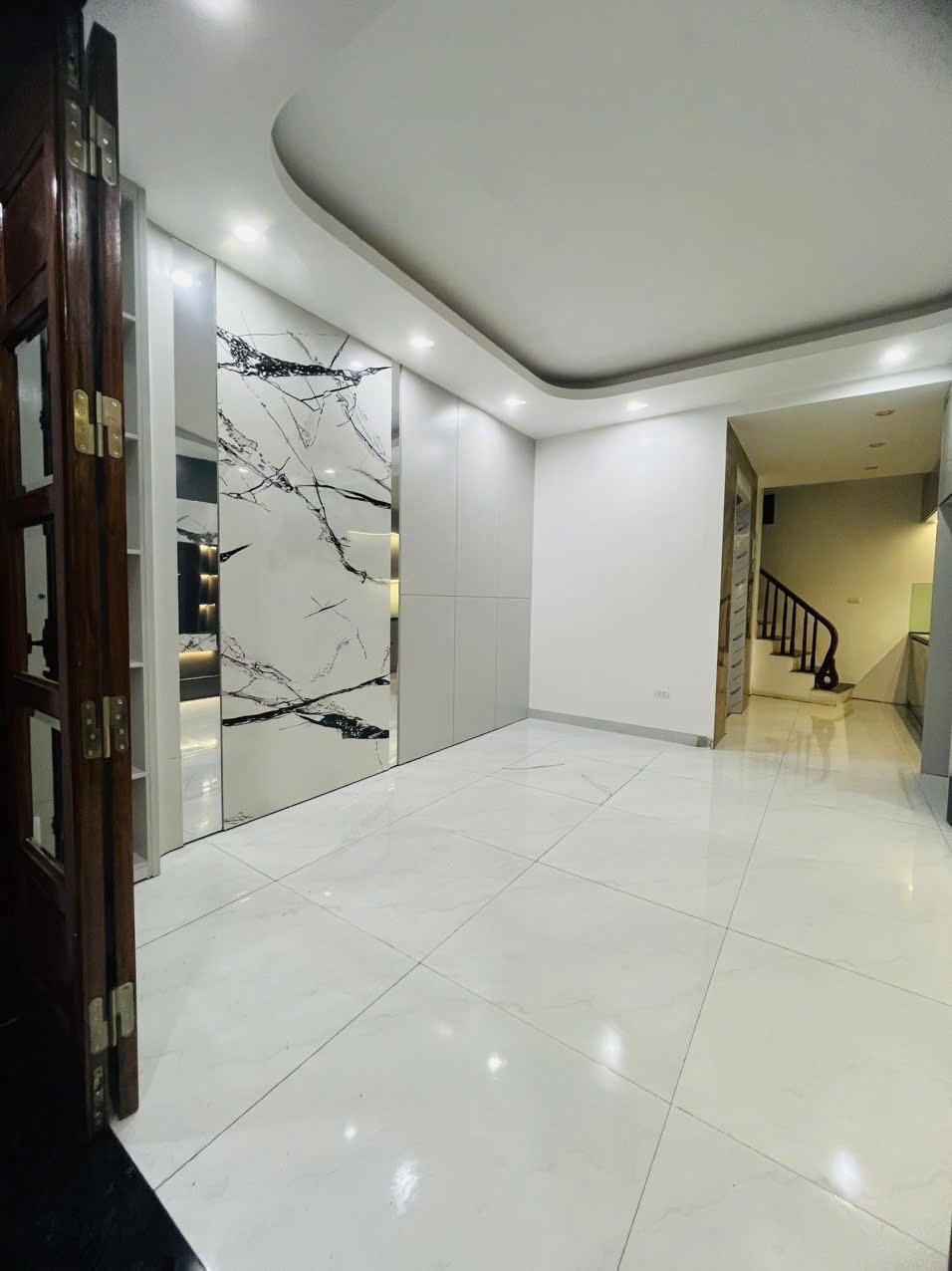 Mặt phố kinh doanh đỉnh cao tại Đống Đa - 34m2, 7m mặt tiền, 5 tầng, giá chỉ 14.x tỷ