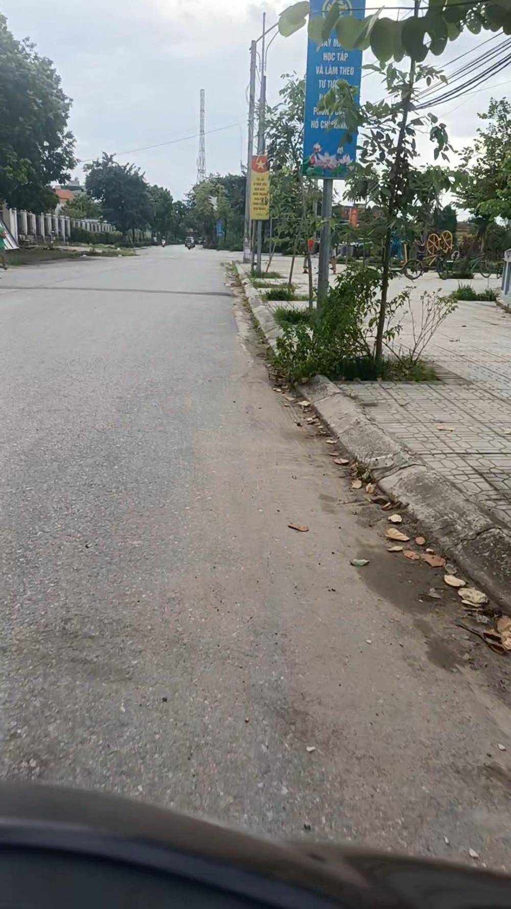 Cần Sang Nhượng Nhà 4 Tầng Tự Xây, Vị Trí Đắc Địa Liên Ninh - Ngọc Hồi