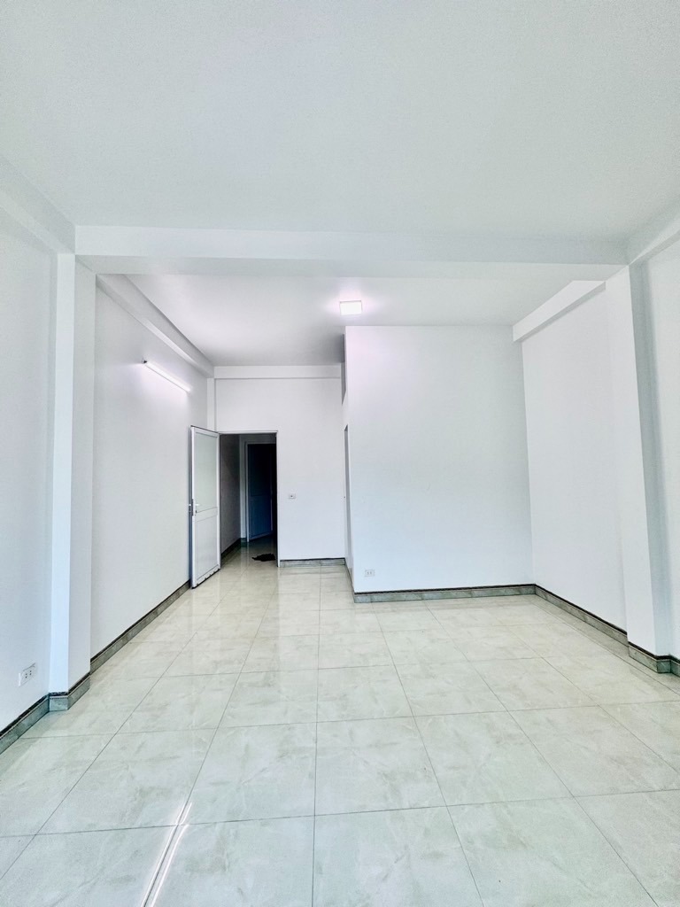 Cần Sang Nhượng Nhà 4 Tầng Tự Xây, Vị Trí Đắc Địa Liên Ninh - Ngọc Hồi