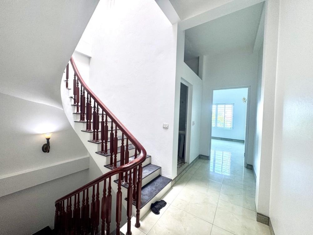 Cần Sang Nhượng Nhà 4 Tầng Tự Xây, Vị Trí Đắc Địa Liên Ninh - Ngọc Hồi