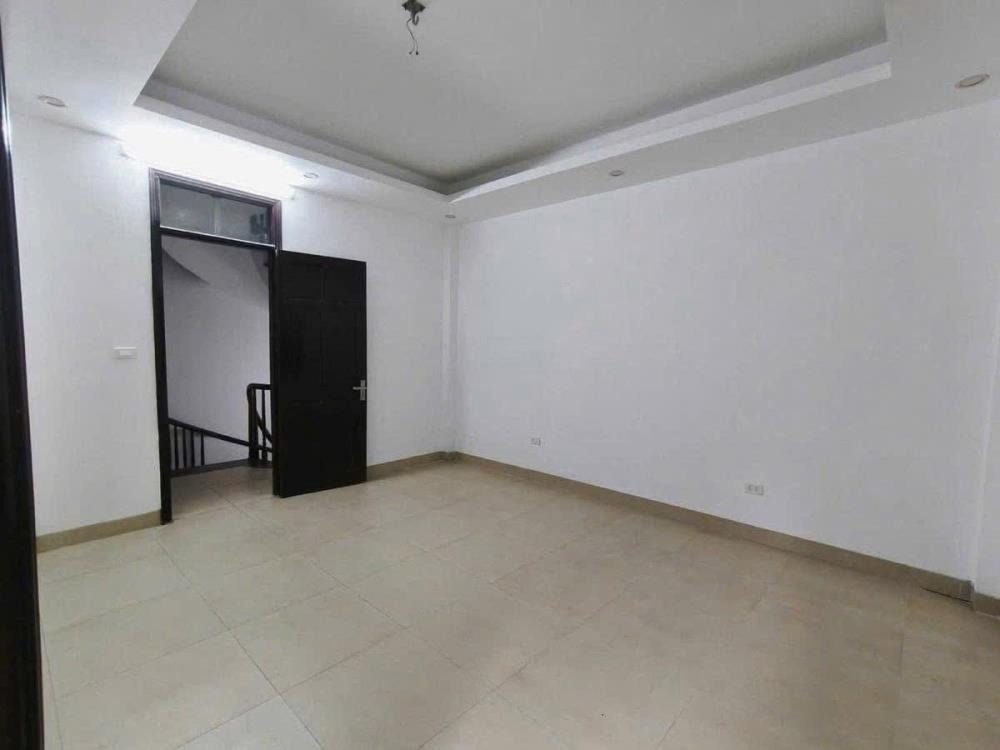 🏡 Nhà Mặt Tiền Hoàng Hoa Thám 49m² - 5 Tầng - Giá 7.9 Tỷ