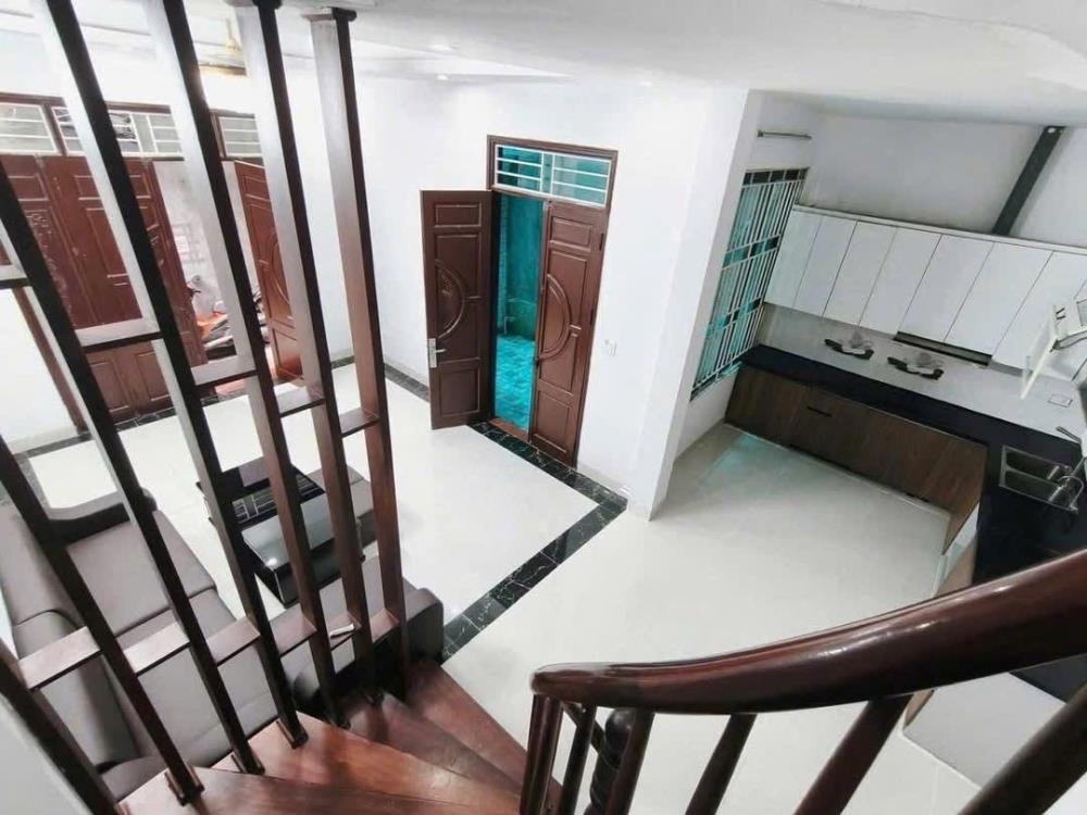 🏡 Nhà Mặt Tiền Hoàng Hoa Thám 49m² - 5 Tầng - Giá 7.9 Tỷ