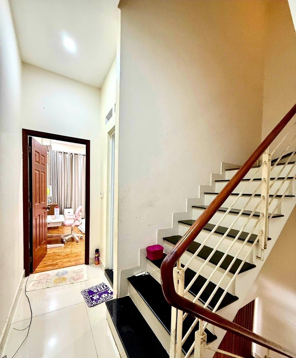 Bán nhà Gò Vấp 3 Tầng, Đỗ Ô Tô, 4 PN, Giá 6.25 Tỷ