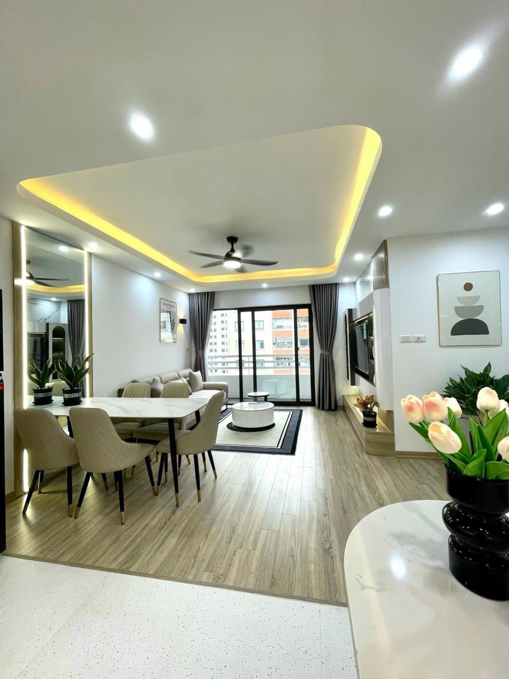 Bán Căn Hộ 3PN, View Đẹp Tại Hoàng Mai - Giá Chỉ 5.45 Tỷ