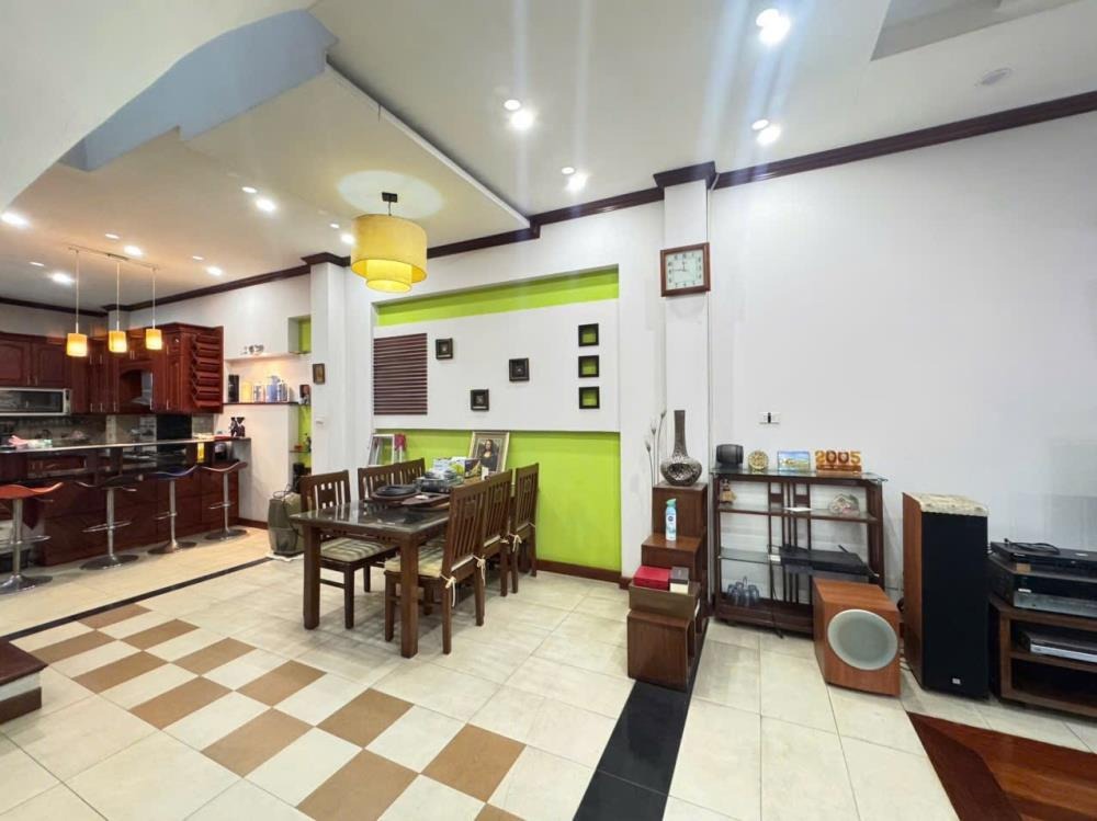 Bán nhà mặt phố Bà Triệu 74m² x 6 tầng, lô góc, dòng tiền 100tr/tháng - Giá 68 tỷ
