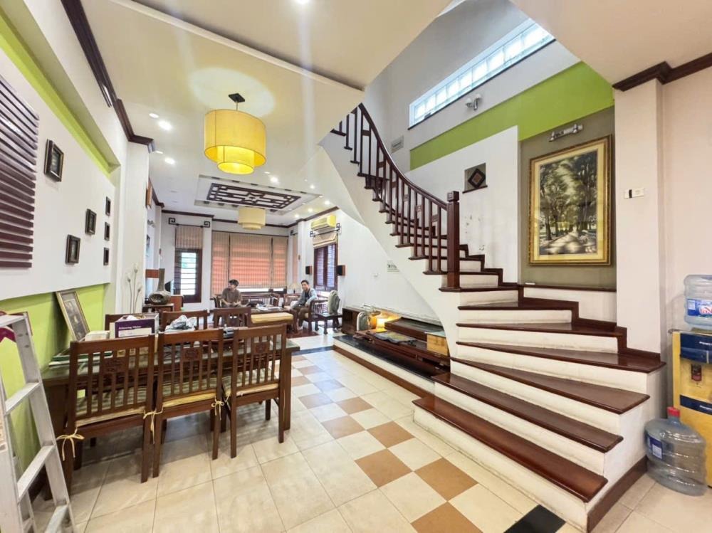 Bán nhà mặt phố Bà Triệu 74m² x 6 tầng, lô góc, dòng tiền 100tr/tháng - Giá 68 tỷ