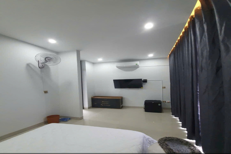 + Ngũ Hành Sơn, Toà khách sạn 6 tầng hiện đại, gần trung tâm Chính quận và đối diện sân bay nước