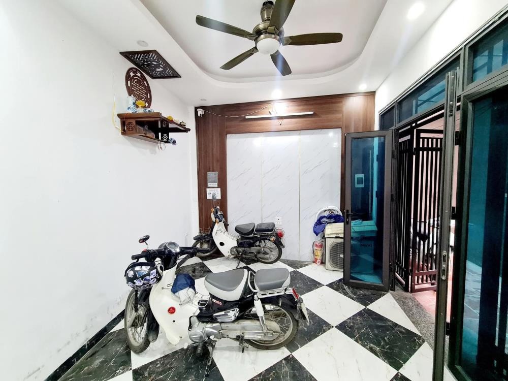 Bán nhà phố Hà Đông: 31m2, 5 tầng, 5.3m mặt tiền, mới đẹp, gần phố