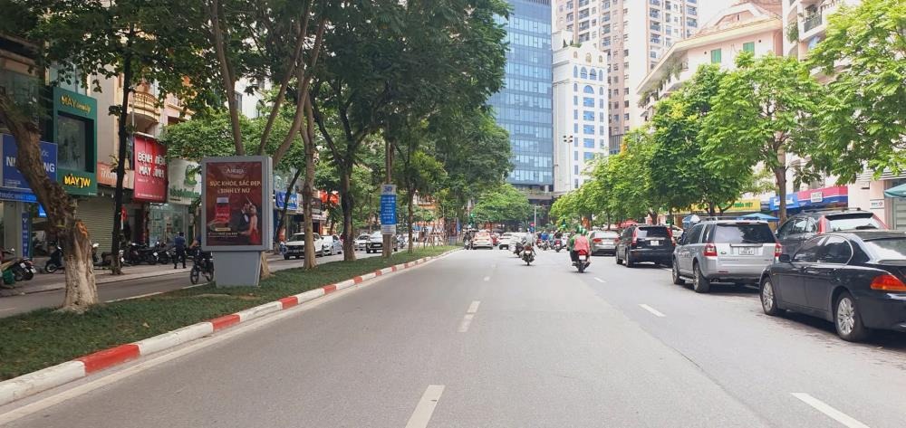 Bán tòa nhà 9 tầng, mặt tiền Trần Đăng Ninh, Cầu Giấy - Vị trí đắc địa, doanh thu cao