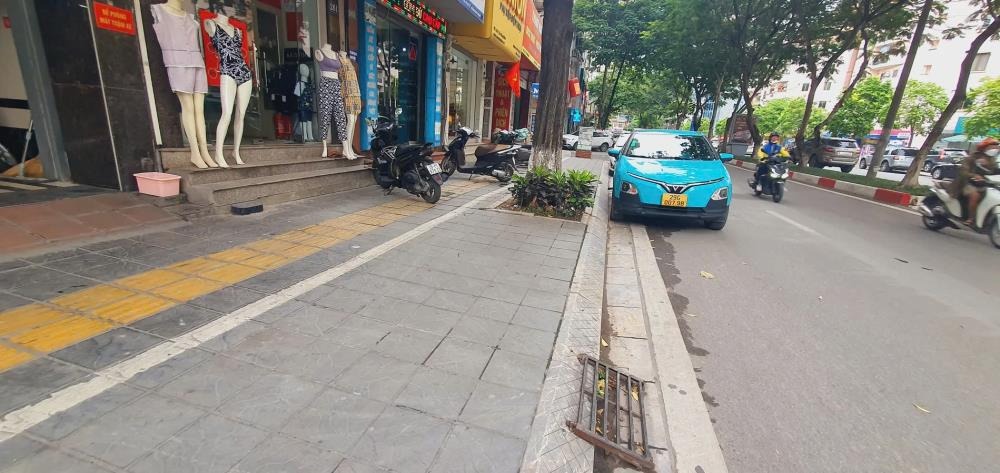 Bán tòa nhà 9 tầng, mặt tiền Trần Đăng Ninh, Cầu Giấy - Vị trí đắc địa, doanh thu cao