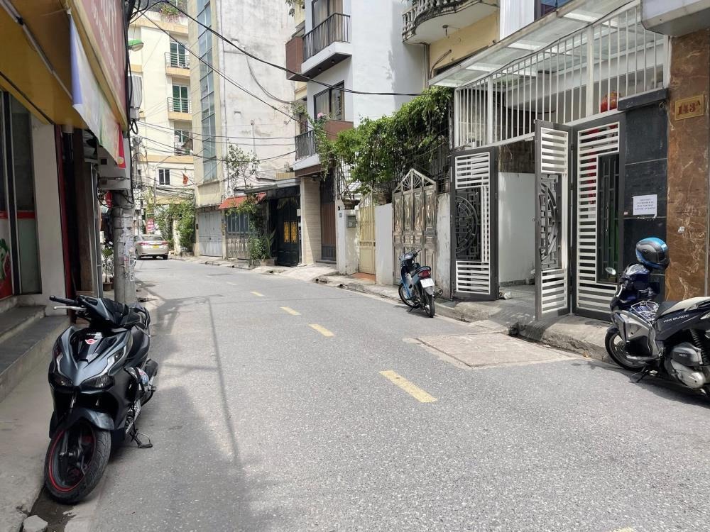 Bán Nhà Mặt Phố Cầu Giấy 210m2 - 5 Tầng, Lô Góc 3 Mặt Thoáng, Giá 58 Tỷ