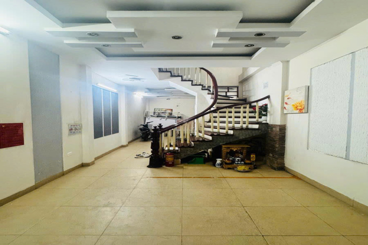 Bán nhà Phan Đình Giót ngõ thông gần phố, trước nhà 3,5m