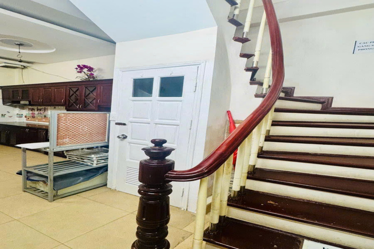 Bán nhà Phan Đình Giót ngõ thông gần phố, trước nhà 3,5m