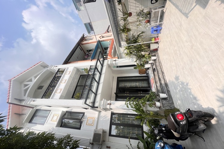 PHỐ HOA LÂM,LONG BIÊN 18tỷ 130m,NHÀ ĐẸP XÂY Ở KIÊN CỐ,GẦN PHỐ