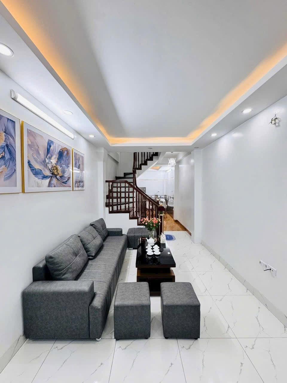Khương Trung Thanh Xuân: Nhà 5 Tầng Full Nội Thất, Oto Đỗ Cửa - Giá 8.25 Tỷ