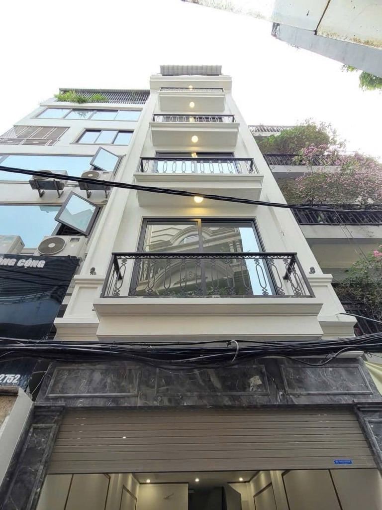 Nhà Mặt Phố Cầu Giấy - 50m2, 7 Tầng, Kinh Doanh - Giá 19.5 Tỷ