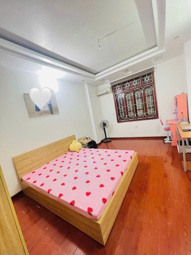 Bán Nhà Đẹp Cầu Giấy: 31.4m² - 6.95 Tỷ - Ngõ Hồ Xanh, Sổ Vuông