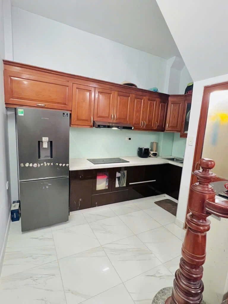 Bán Nhà Đẹp Cầu Giấy: 31.4m² - 6.95 Tỷ - Ngõ Hồ Xanh, Sổ Vuông