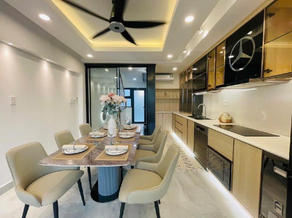 Nhà Khu Phân Lô VIP Gò Vấp - 6 Tầng Thang Máy, Xe Tải Đậu Cửa - Giá 12.xx Tỷ