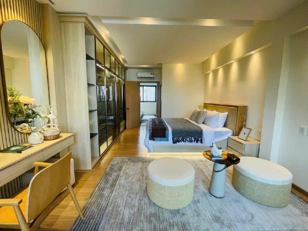 Nhà Khu Phân Lô VIP Gò Vấp - 6 Tầng Thang Máy, Xe Tải Đậu Cửa - Giá 12.xx Tỷ