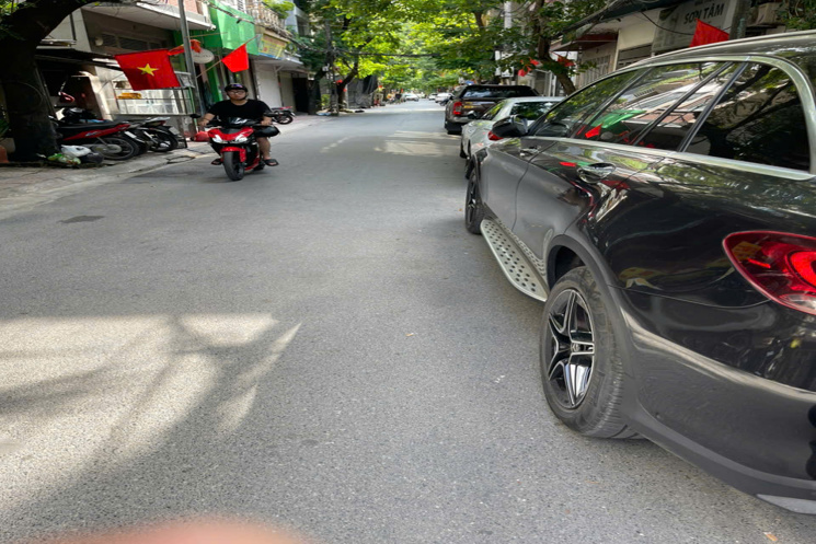 Nhà Tây Hồ 2 thoáng, 32 m, 5 tầng, oto ngủ trong nhà, nhà đẹp ở ngay!