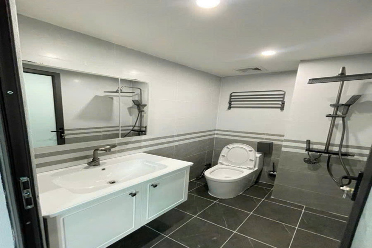 Bán nhà Phố Trạm 41m 6 tầng thang máy, lô góc, gara ô tô giá 11.8 tỷ