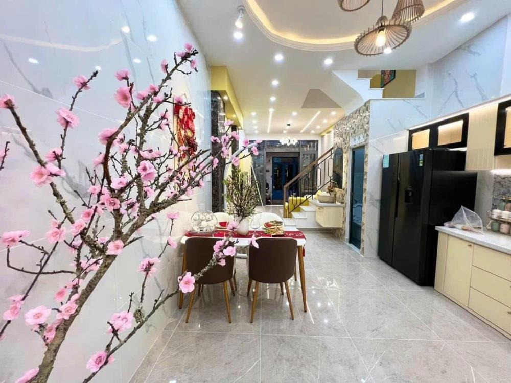 Bán nhà 3 tỷ 240 Bình Thạnh - Gần Học Viện Cán Bộ, Kẹt Vốn Ngộp