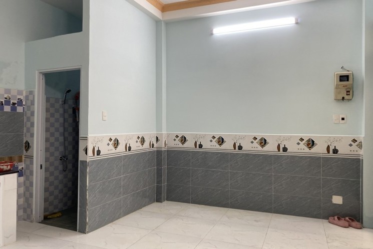 ♥ 2.25 tỷ Nhà gần đường Lý Thái Tổ, Ô tô đậu 40m, 2.5 tầng cứng cáp sạch đẹp 3PN