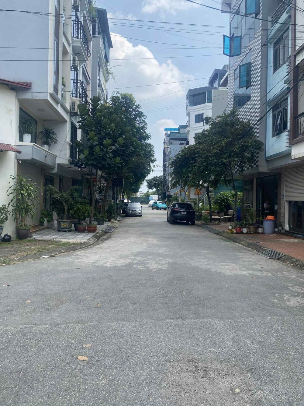 Bán Đất Thương Mại Mặt Tiền Đại Học Công Nghiệp, Nam Từ Liêm - Giá 4.2m/m²