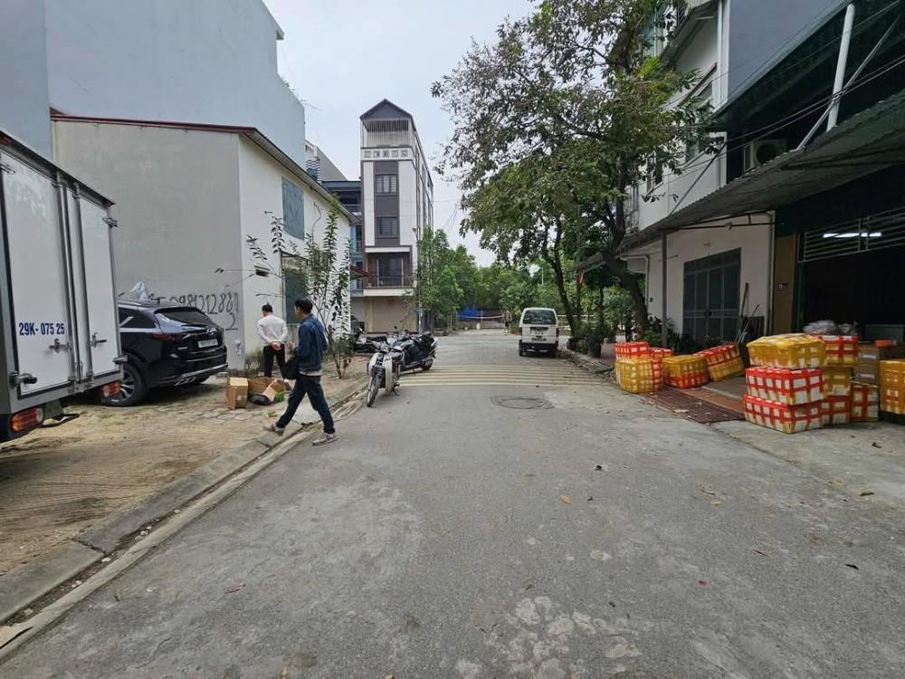 Bán Đất Thương Mại Mặt Tiền Đại Học Công Nghiệp, Nam Từ Liêm - Giá 4.2m/m²