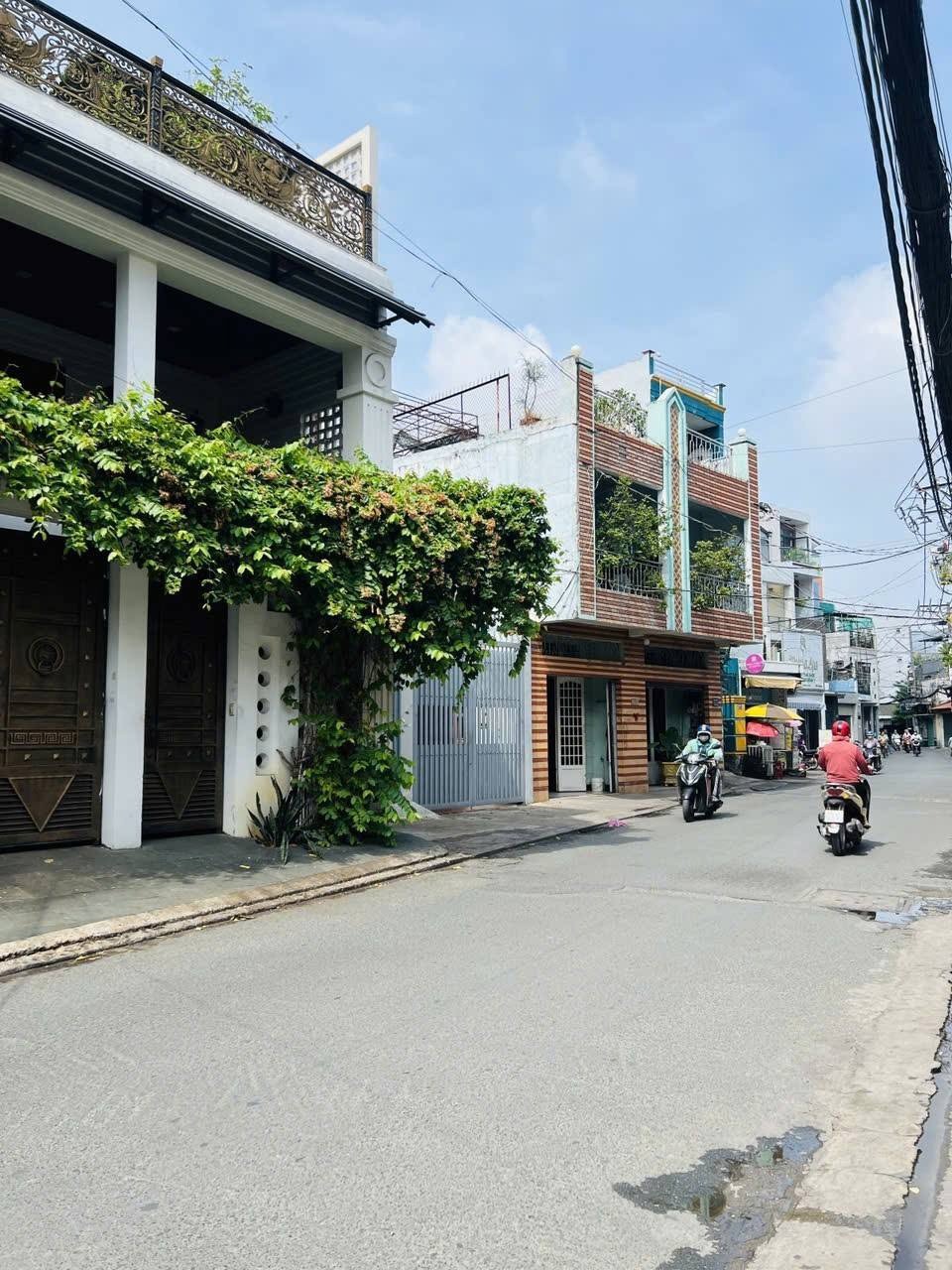 Siêu phẩm mặt tiền Võ Thành Trang - 8 phòng ngủ, 11.8 tỷ TL