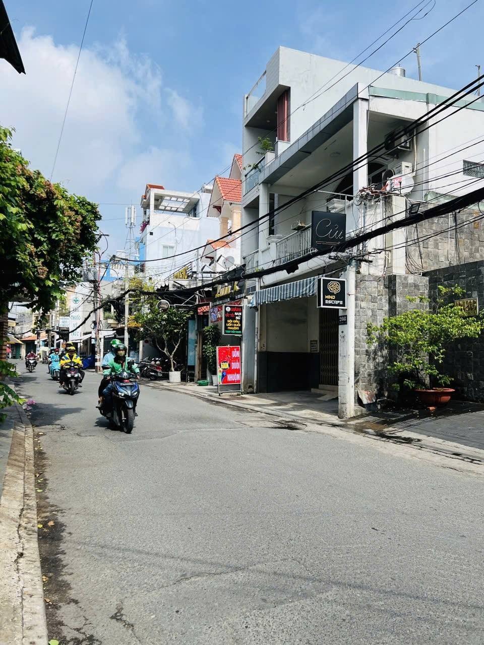 Siêu phẩm mặt tiền Võ Thành Trang - 8 phòng ngủ, 11.8 tỷ TL