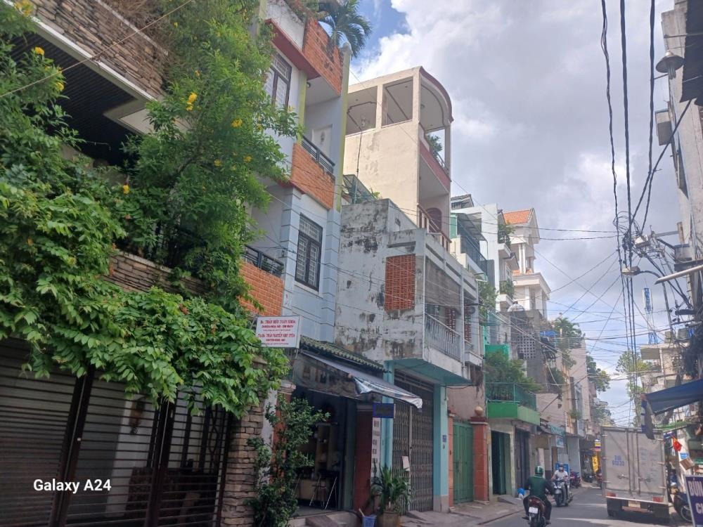 Siêu phẩm mặt tiền Võ Thành Trang - 8 phòng ngủ, 11.8 tỷ TL