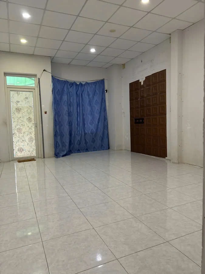 Mặt Tiền Tân Bình - 56m2 - 3 Tầng - Giá 10.5 Tỷ TL - Kinh Doanh Sầm Uất