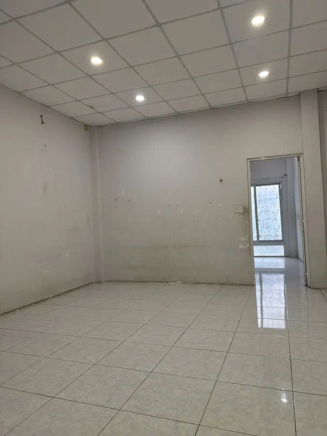 Mặt Tiền Tân Bình - 56m2 - 3 Tầng - Giá 10.5 Tỷ TL - Kinh Doanh Sầm Uất