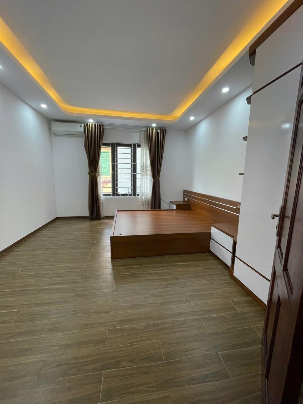 Bán Căn Góc Trung Tâm Văn Phú - 30m2, 5 Tầng, Giá Tốt