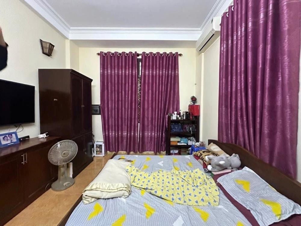 Bán nhà Cầu Giấy 70m² - Mặt tiền 4.5m - 30m ra phố - Giá 15.3 tỷ