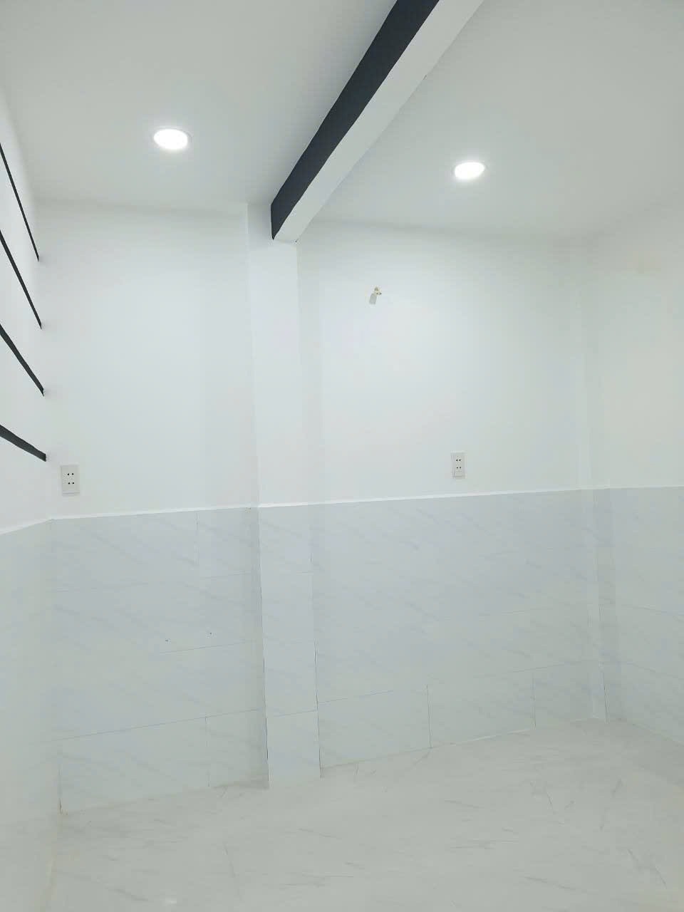 Bán Nhà 2 Tầng, 3PN, Vị Trí Đắc Địa Bình Thạnh - 4.5 Tỷ