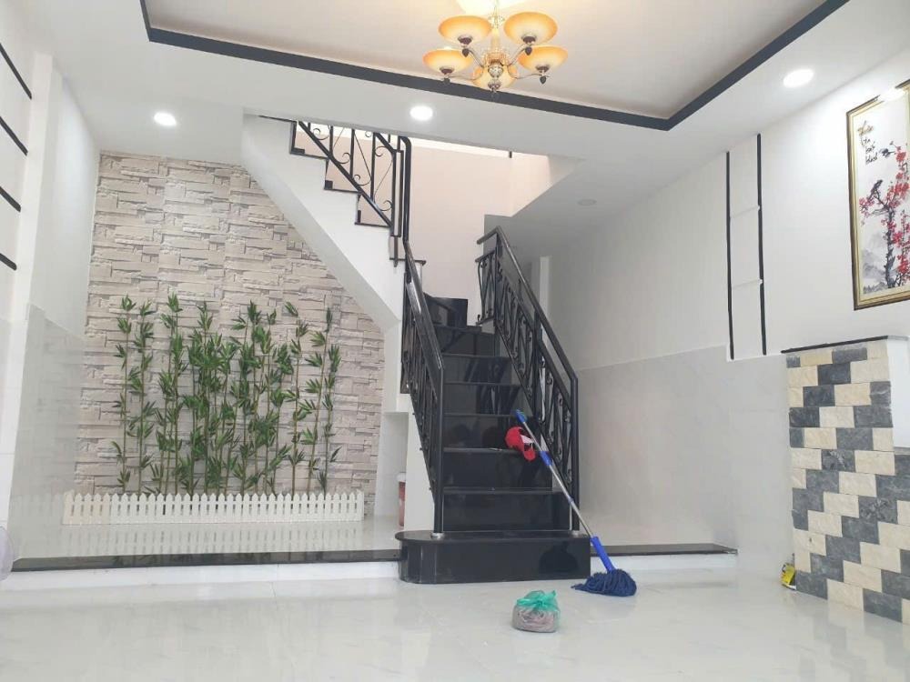 Bán Nhà 2 Tầng, 3PN, Vị Trí Đắc Địa Bình Thạnh - 4.5 Tỷ