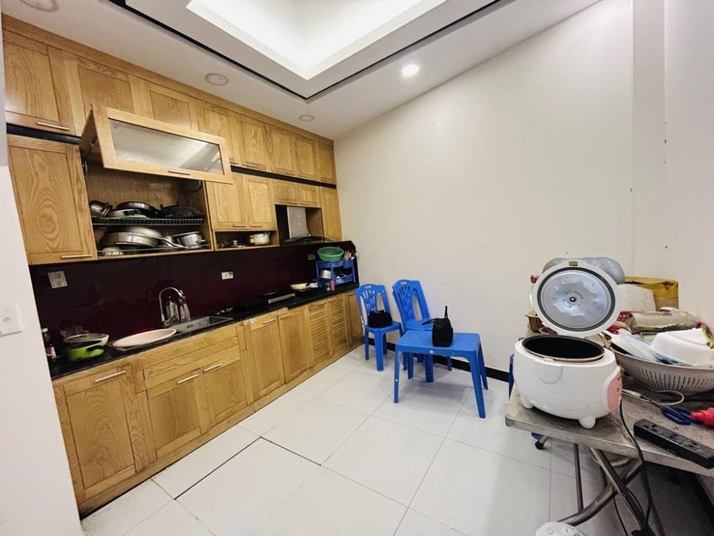 Nhà 4 Tầng Phú Diễn - Gần Đại Học Tài Nguyên Môi Trường - Giá 8.5 Tỷ