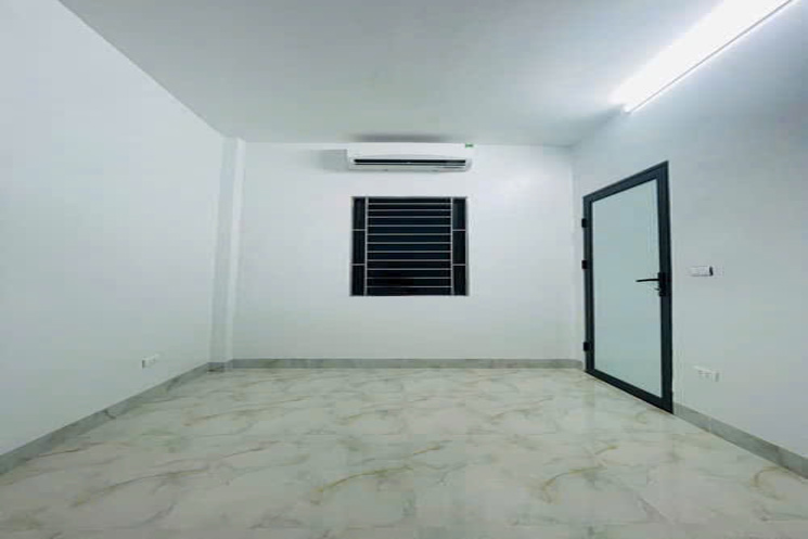 Bán nhà Chùa Láng - Lô góc 8 phòng rộng 37m 9,2 tỷ
