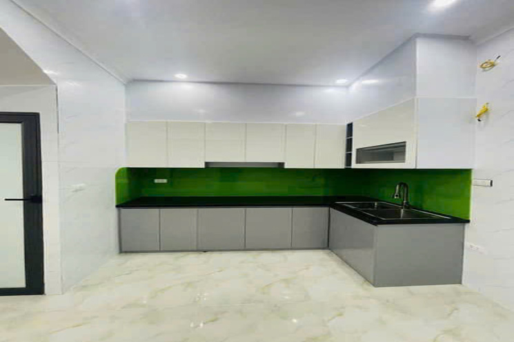 Bán nhà Chùa Láng - Lô góc 8 phòng rộng 37m 9,2 tỷ