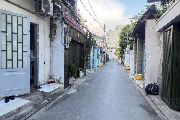 CHỦ GỬI GẤP - NHÀ LÔ GÓC 2 MẶT TIỀN, NGANG KHỦNG 8M - THU NHẬP ỔN ĐỊNH 30TR/THÁNG Ở ĐƯỜNG PHAN VĂN